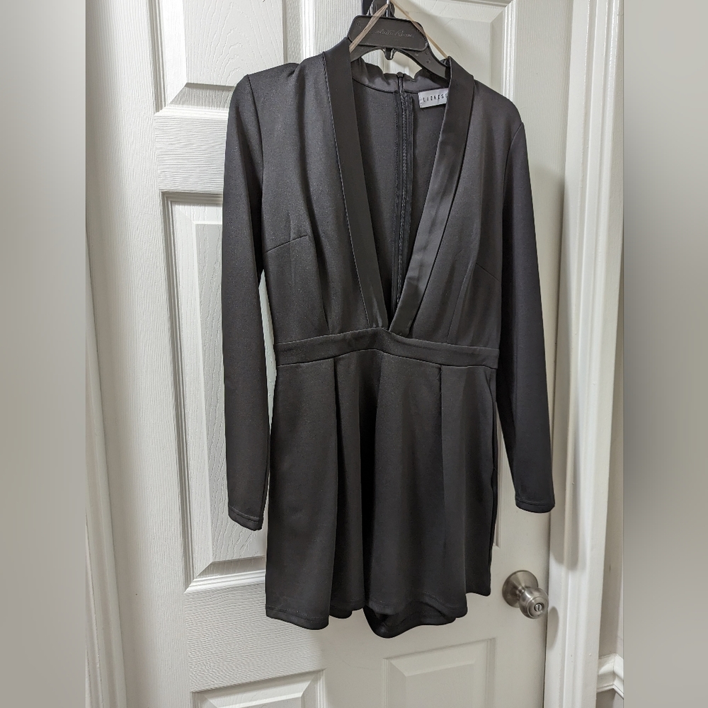 Black Deep.v Neck shorts Romper